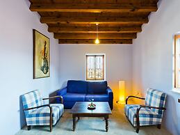 Eveleos Country House