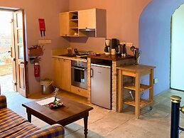 Eveleos Country House