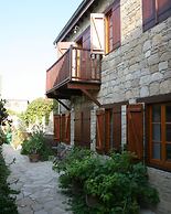 Eveleos Country House