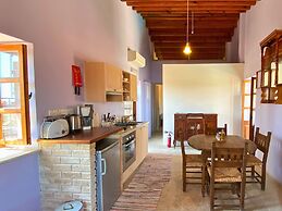 Eveleos Country House