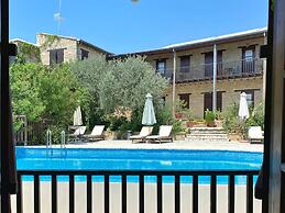 Eveleos Country House