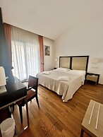 Hotel Joli