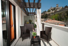 Hotel Joli