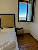 Hotel Joli