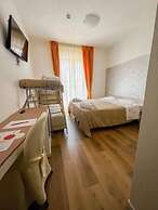 Hotel Joli