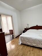 Hotel Joli