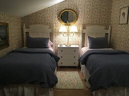 Deerhill Inn