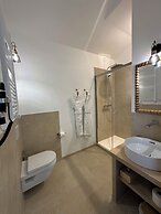 Mas des Romarins, The Originals Relais