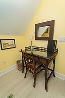 Water's Edge Inn - Adults Only