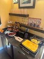 Water's Edge Inn - Adults Only