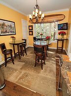 Water's Edge Inn - Adults Only