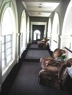 Claremont Inn & Winery