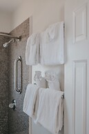 Sea Air Inn & Suites - Downtown - Restaurant Row