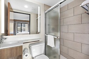 Holiday Inn Manhattan 6th Ave - Chelsea by IHG