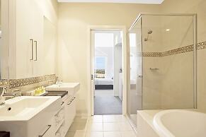 Deep Blue Hotel & Hot Springs