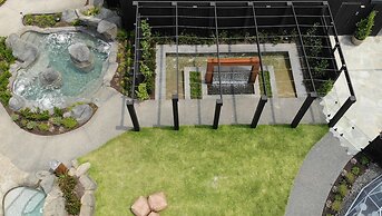 Deep Blue Hotel & Hot Springs