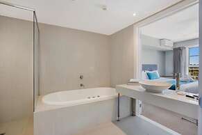 Deep Blue Hotel & Hot Springs