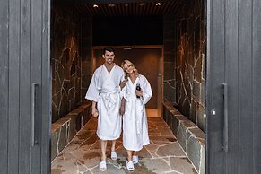 Deep Blue Hotel & Hot Springs