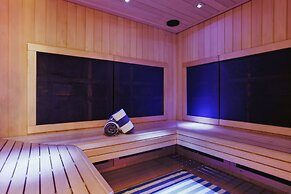 Deep Blue Hotel & Hot Springs