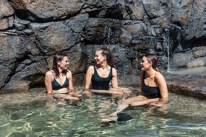 Deep Blue Hotel & Hot Springs