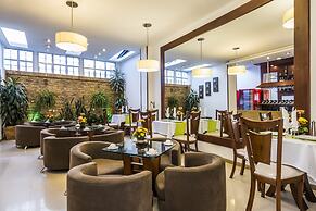 Hotel Platinum Suite