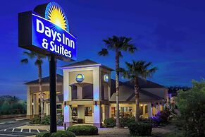 Days Inn & Suites by Wyndham Huntsville