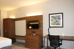 Holiday Inn Express & Suites Mansfield by IHG