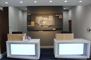 Holiday Inn Express & Suites Mansfield by IHG