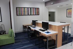 Holiday Inn Express & Suites Mansfield by IHG