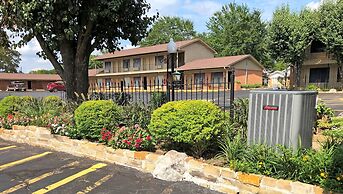 Charles Wesley Motor Lodge