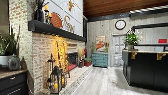 Charles Wesley Motor Lodge