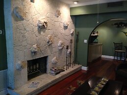 The Mango Inn Bed & Breakfast