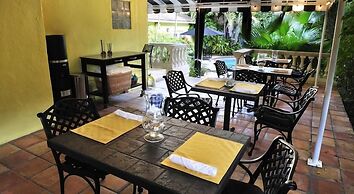 The Mango Inn Bed & Breakfast