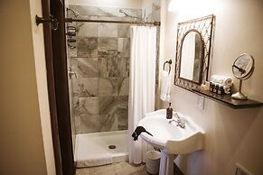 Biltmore Village Inn B&B