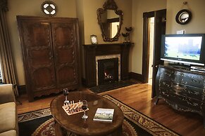 Biltmore Village Inn B&B