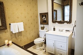 Biltmore Village Inn B&B