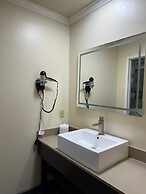 Beachwalker Inn and Suites