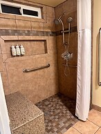 Beachwalker Inn and Suites