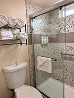 Beachwalker Inn and Suites