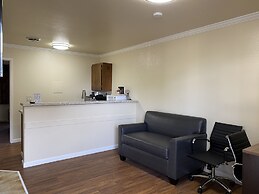 Beachwalker Inn and Suites