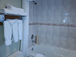 Days Inn by Wyndham Surrey