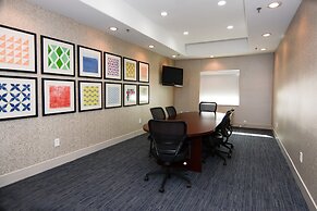 Holiday Inn Express & Suites New Boston by IHG
