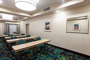 La Quinta Inn & Suites by Wyndham Midland North