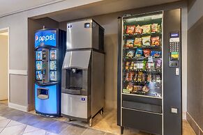 Red Roof Inn & Suites Newport News