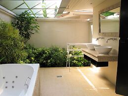 The Sunset Beach Resort & Spa Taling Ngam