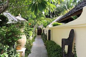 The Sunset Beach Resort & Spa Taling Ngam