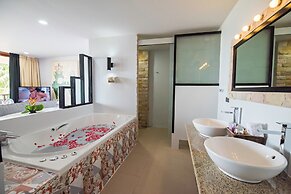 The Sunset Beach Resort & Spa Taling Ngam