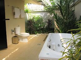 The Sunset Beach Resort & Spa Taling Ngam