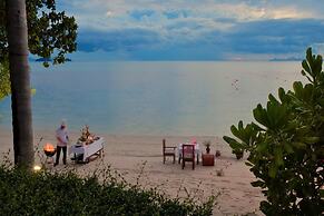 The Sunset Beach Resort & Spa Taling Ngam