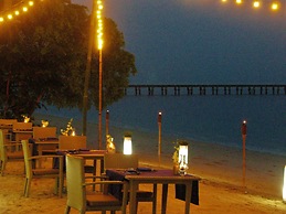 The Sunset Beach Resort & Spa Taling Ngam
